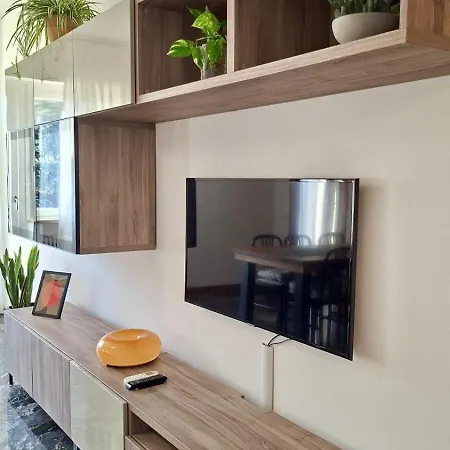 130 Bassano Apartman
